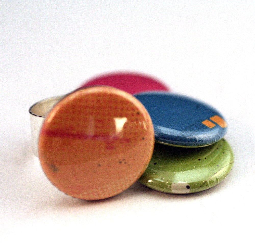 neon silver hammered magnetic ring